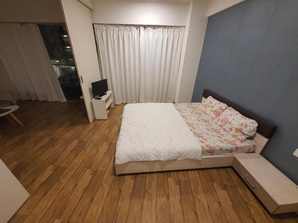 Homestays At Rajhans Belliza Near Airport スーラト エクステリア 写真